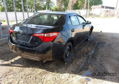 2017 Toyota Corolla Le z USA, uszkodzony, nr VIN 2T1BURHE9HC960453